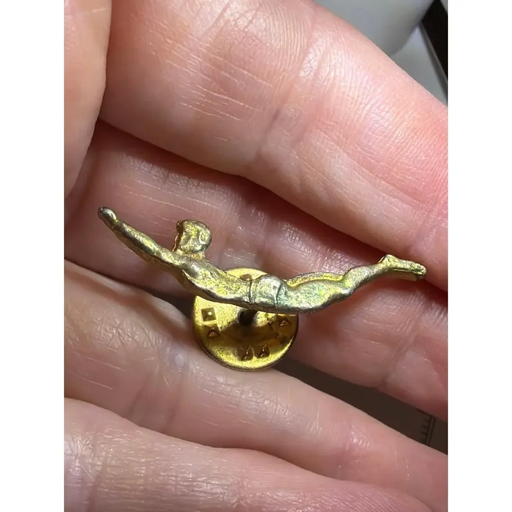 Vintage Gold Tone Swimmer Diver Lapel Pin 3D Swimming Sports Figural Brooch